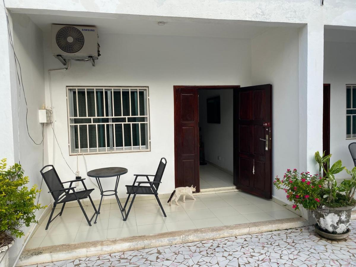 Queen Zee Garden Apartments Kololi Exterior photo